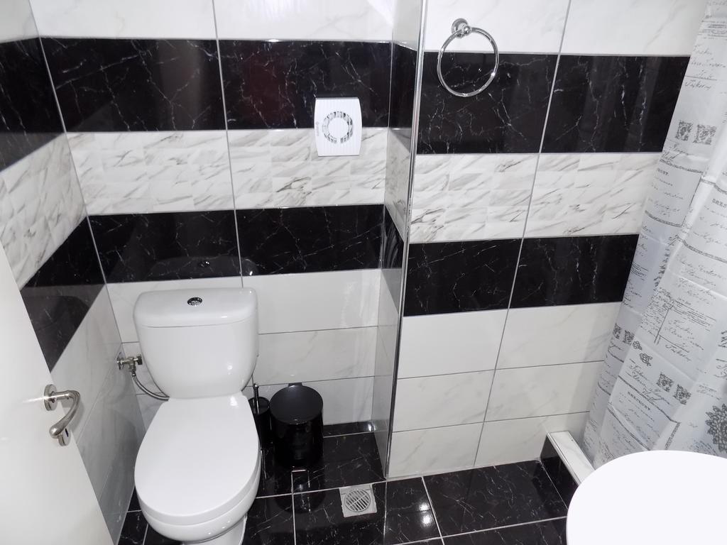 Niriides Rooms Nea Kallikrateia Bagian luar foto
